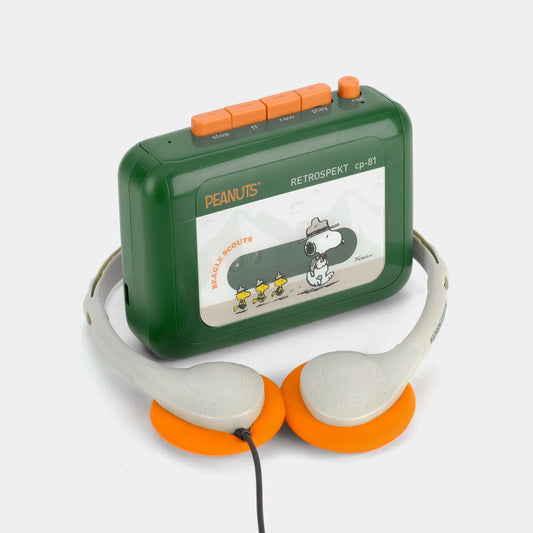 Peanuts Beagle Scouts RETROSPEKT CP-81 Portable Cassette Player